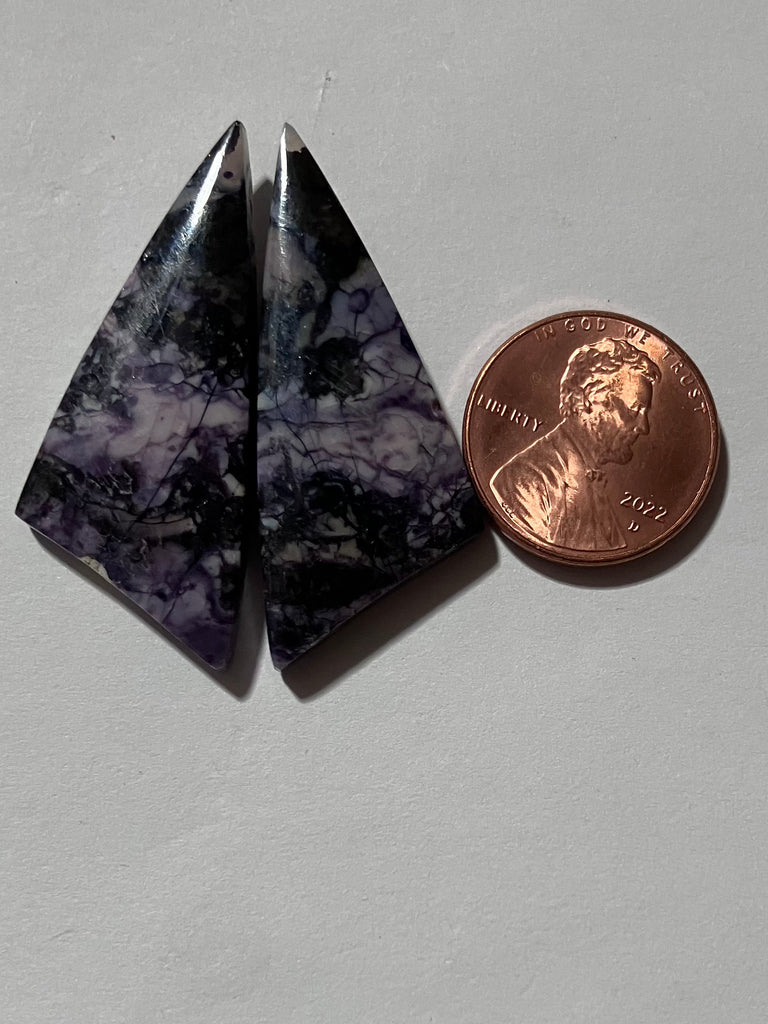 V 642 Tiffany Pair