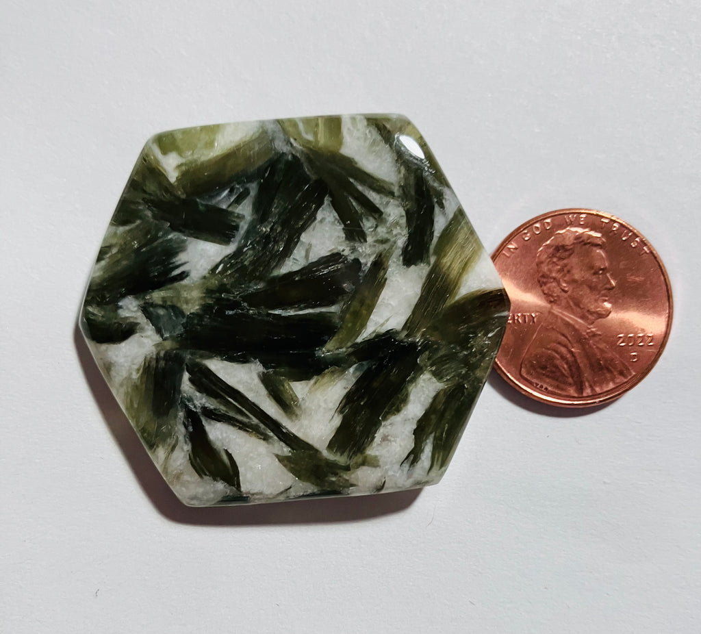 V 1032 Green Mica Albite