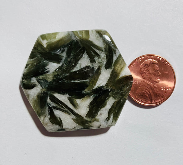 V 1032 Green Mica Albite