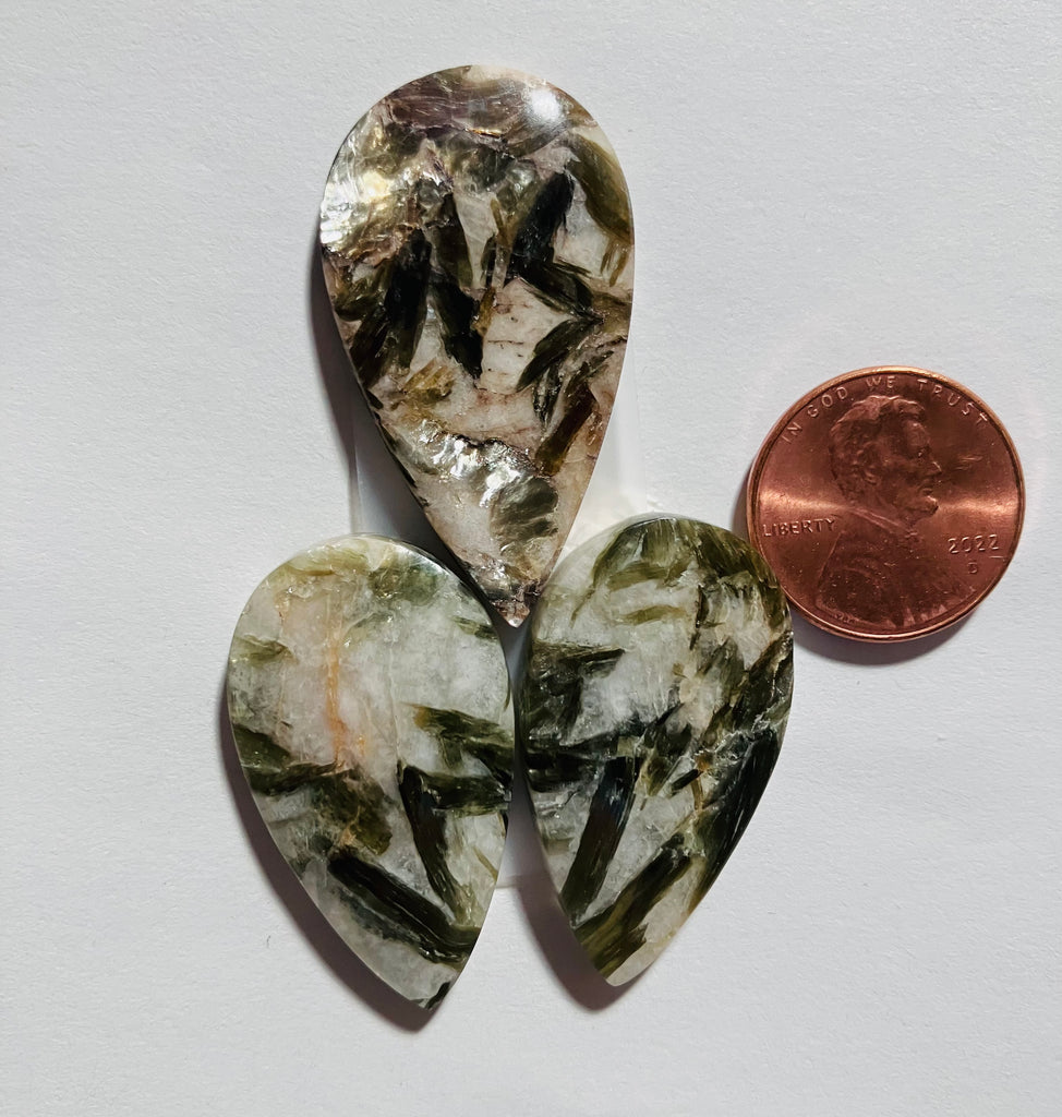 V 1033 Gree Mica & Albite