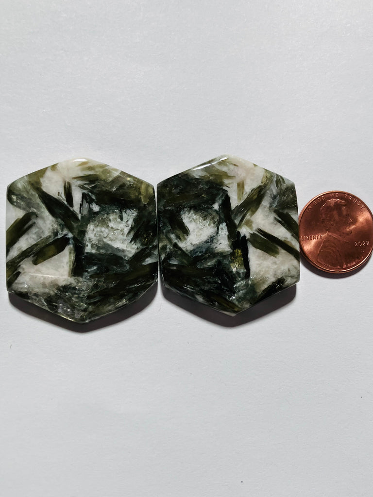 V 1034 Green Mica & Albite