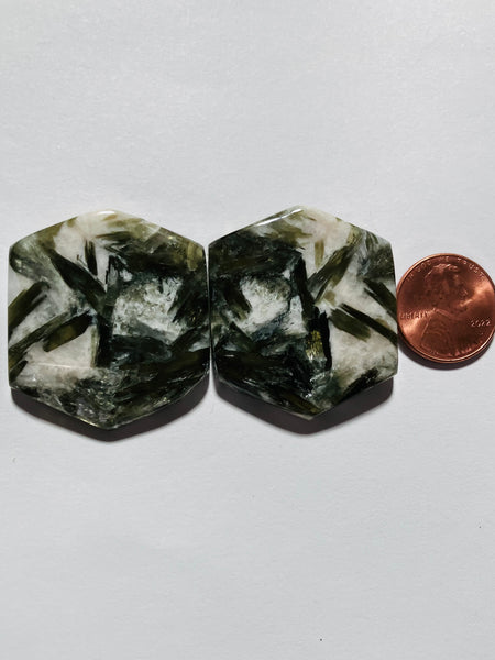 V 1034 Green Mica & Albite