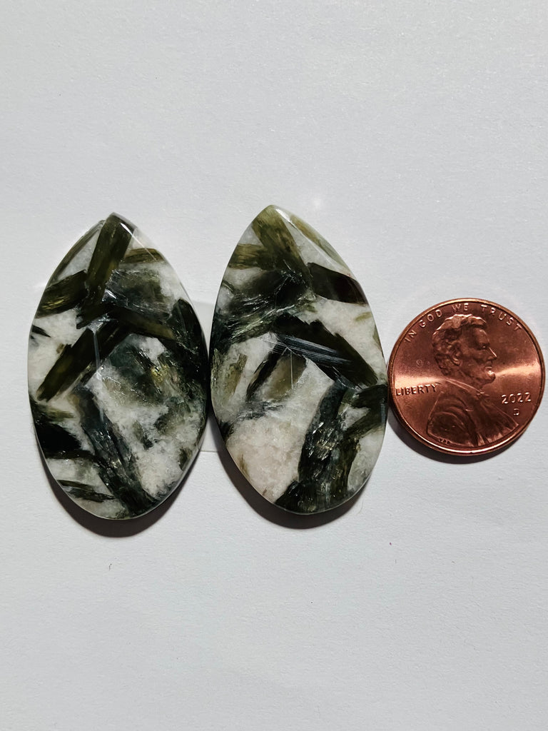 V 1036 Green Mica & Albite Pair