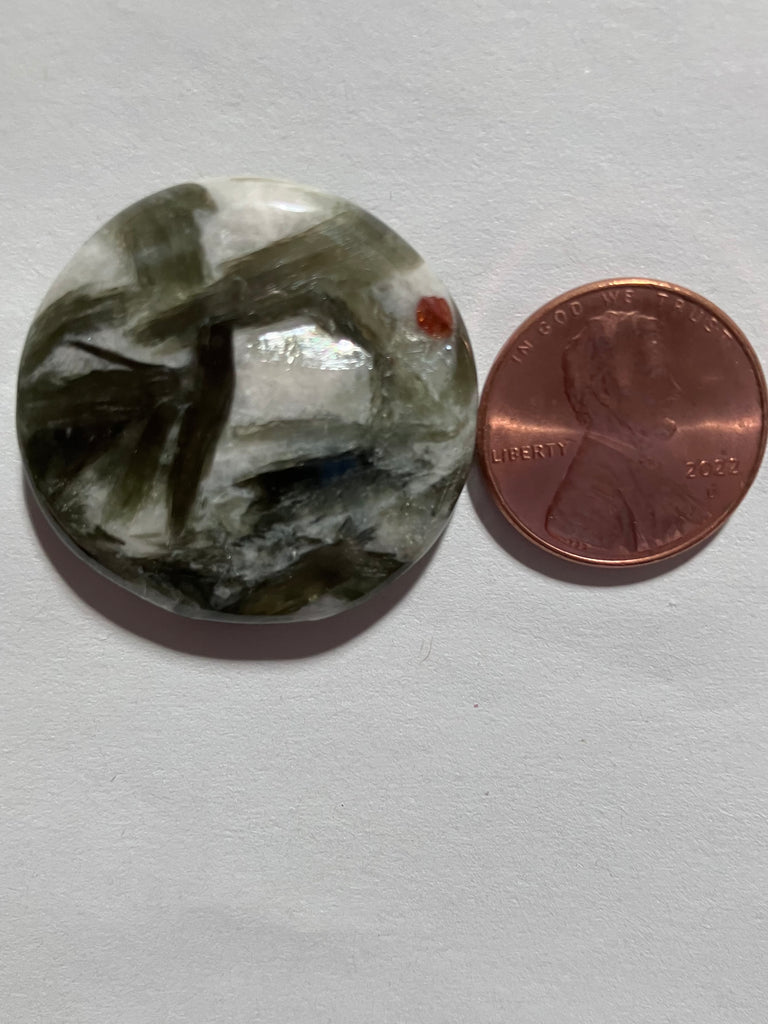 V 1038 Green Mica & Albite