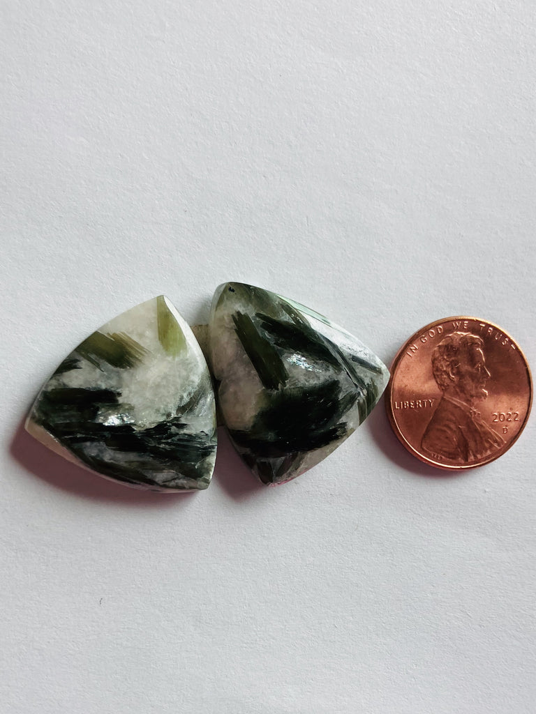 V 1050 Green Mica & Albite Pair